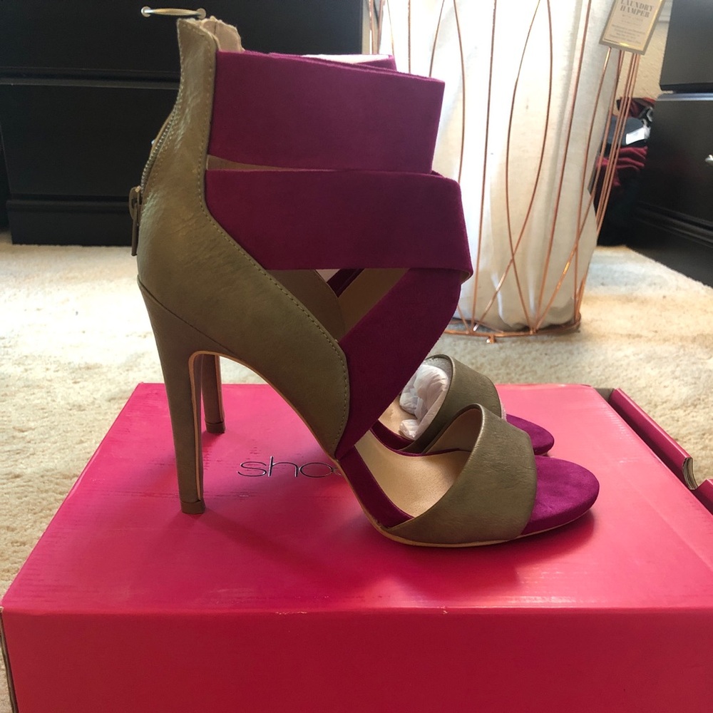 NEVER WORN! Purple and Taupe Suede Heels!